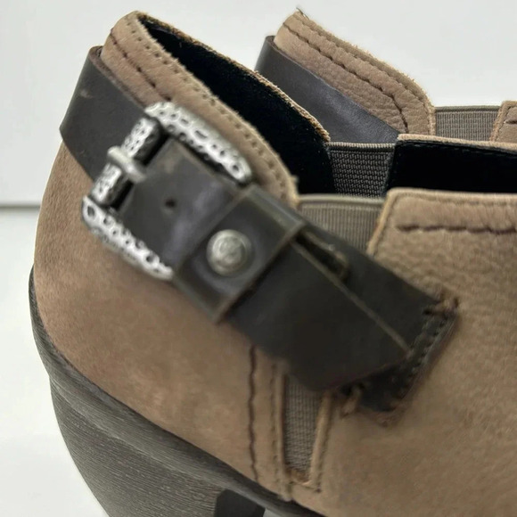 El Rino Tan Leather Heeled Ankle Booties - Picture 2 of 10